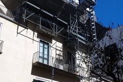 Ponteggio-multidirezionale-a-sbalzo,-ascensore-da-cantiere-e-copertura-provvisoria-Salerno-Ago-2016-(68)